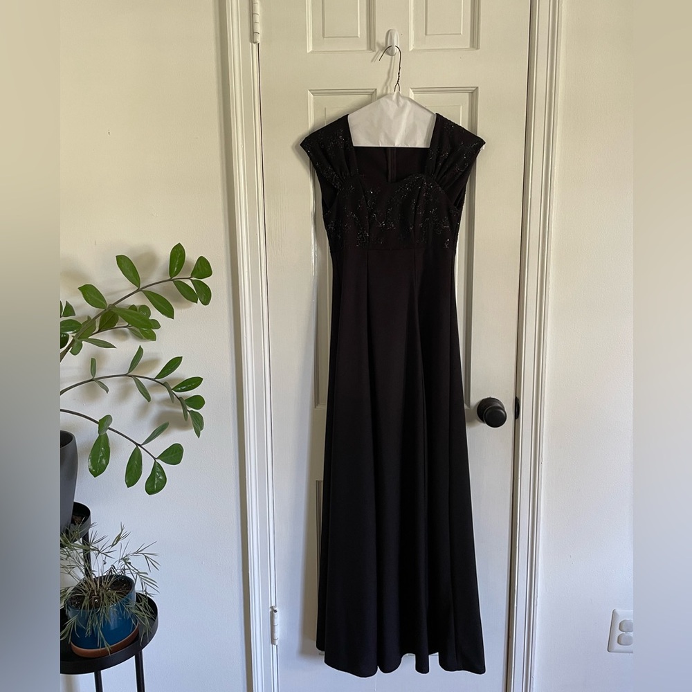 Juniors XS Petite Floor Length Black Dress